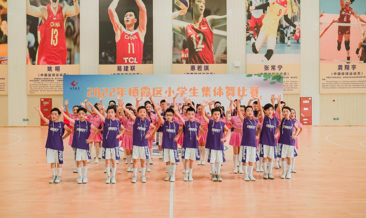 集体舞比赛_html_m57b002bb.jpg