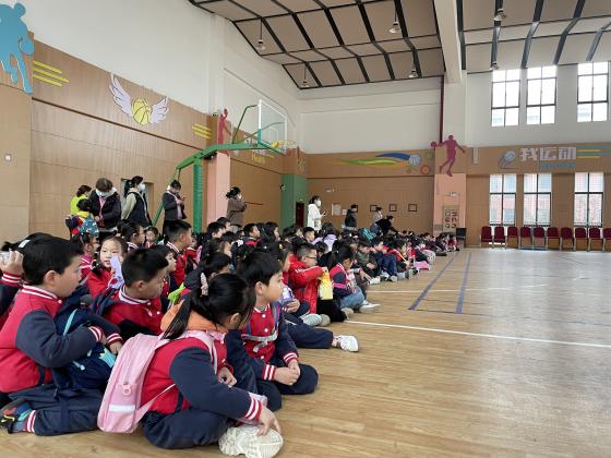 快乐体验 筑梦成长——栖霞区燕子矶幼儿园参访小记_html_d74e6d8.jpg