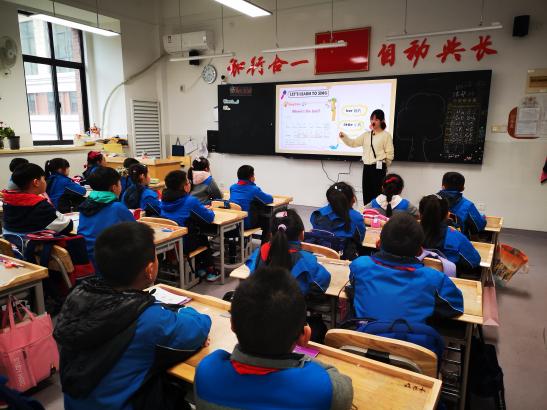 英语组内课新闻稿一_html_29de99f.jpg