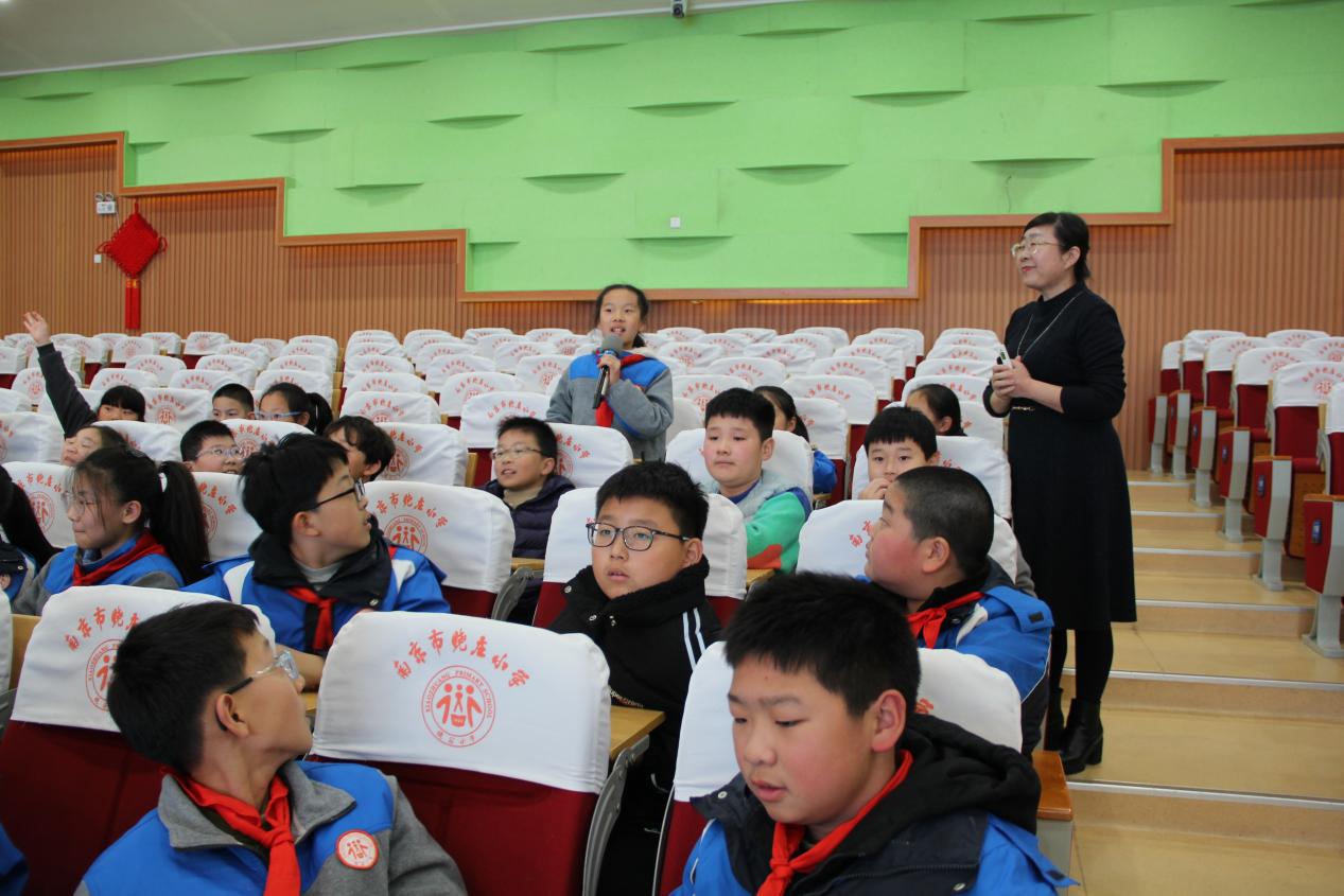 20231211学习劳模模范 争做时代新人_html_6054ede9.jpg