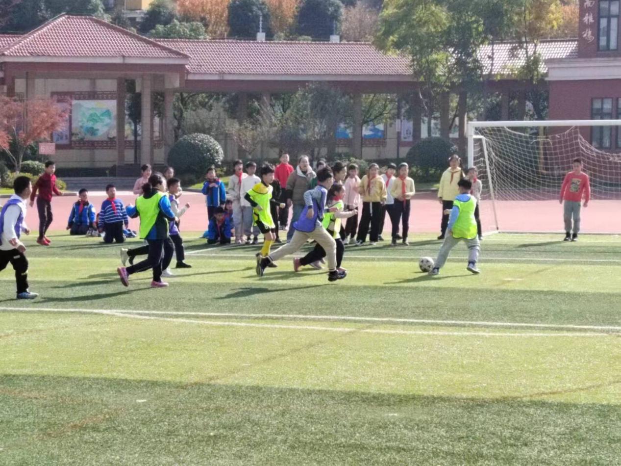 20231205晓庄小学“校长杯”足球班级联赛赛程报道（二）_html_2f305815.jpg