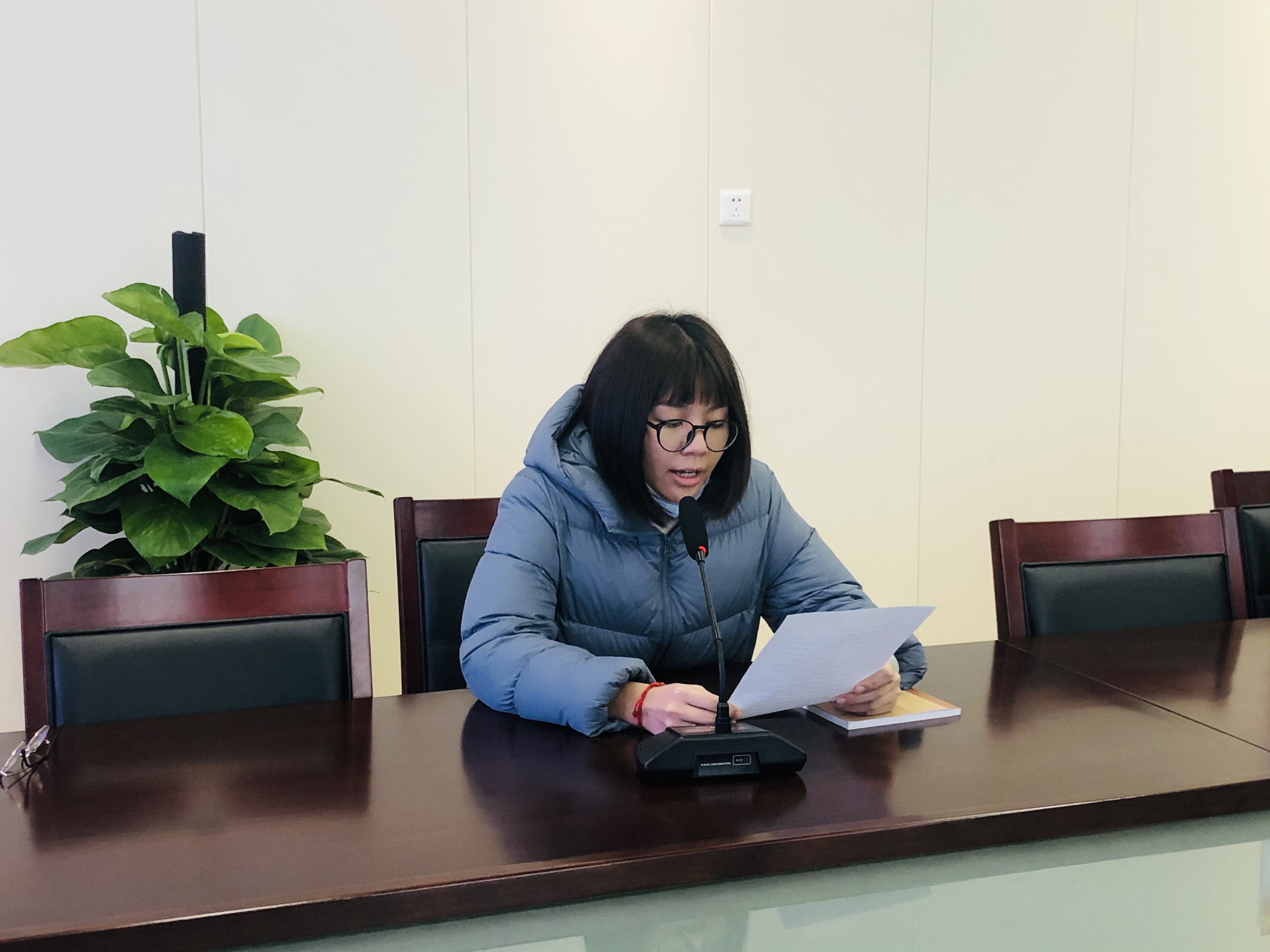班主任例会新闻稿_html_m1233481f.jpg