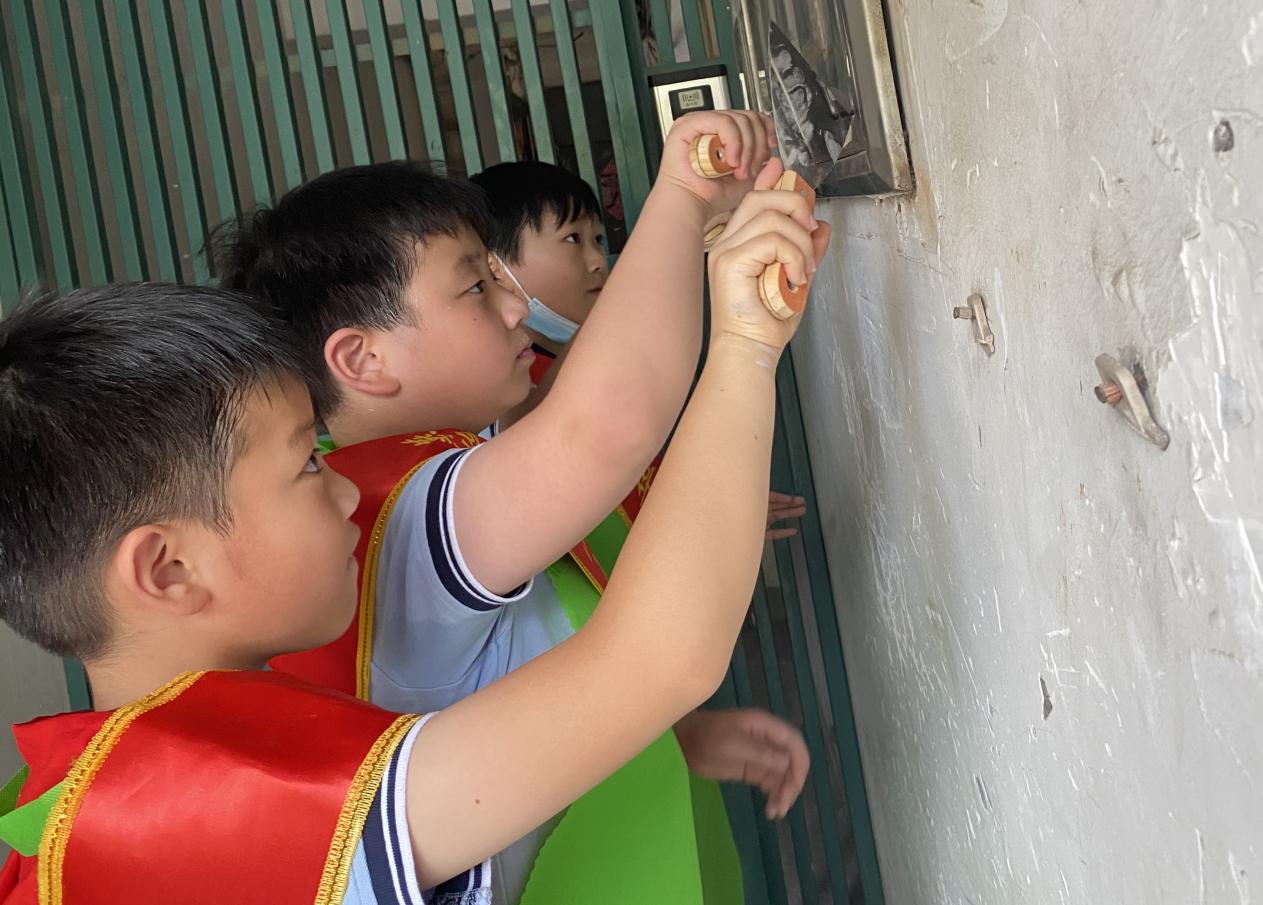 我是志愿小先锋_html_34e2a792.jpg