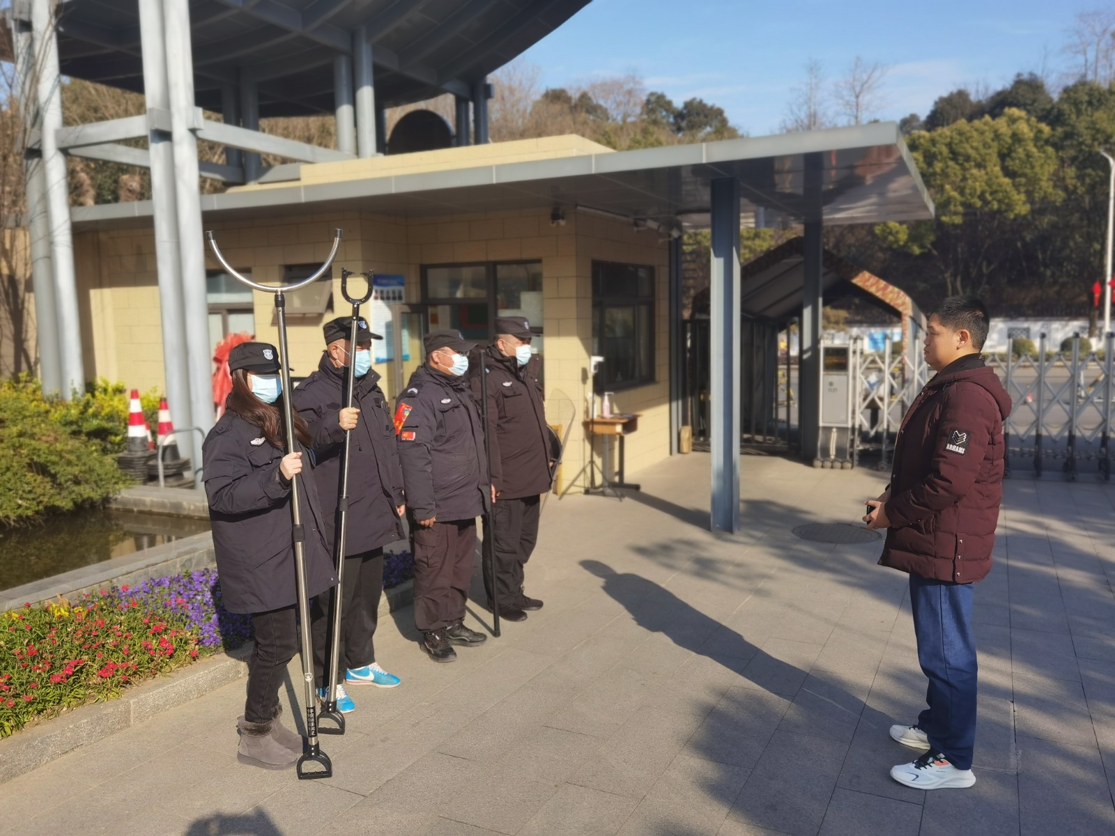 【协进燕中·安全第一】 燕子矶中学开展反恐防暴演练