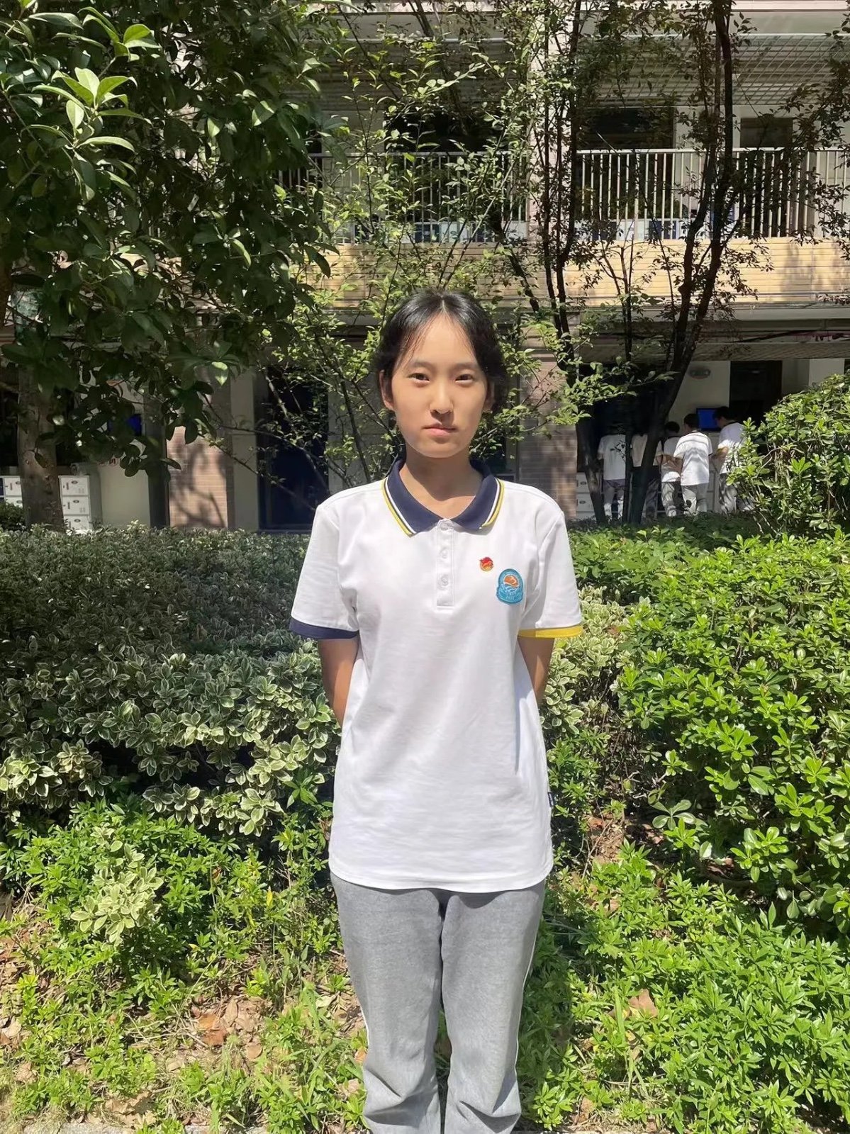 个人照.jpg 个人照.jpg