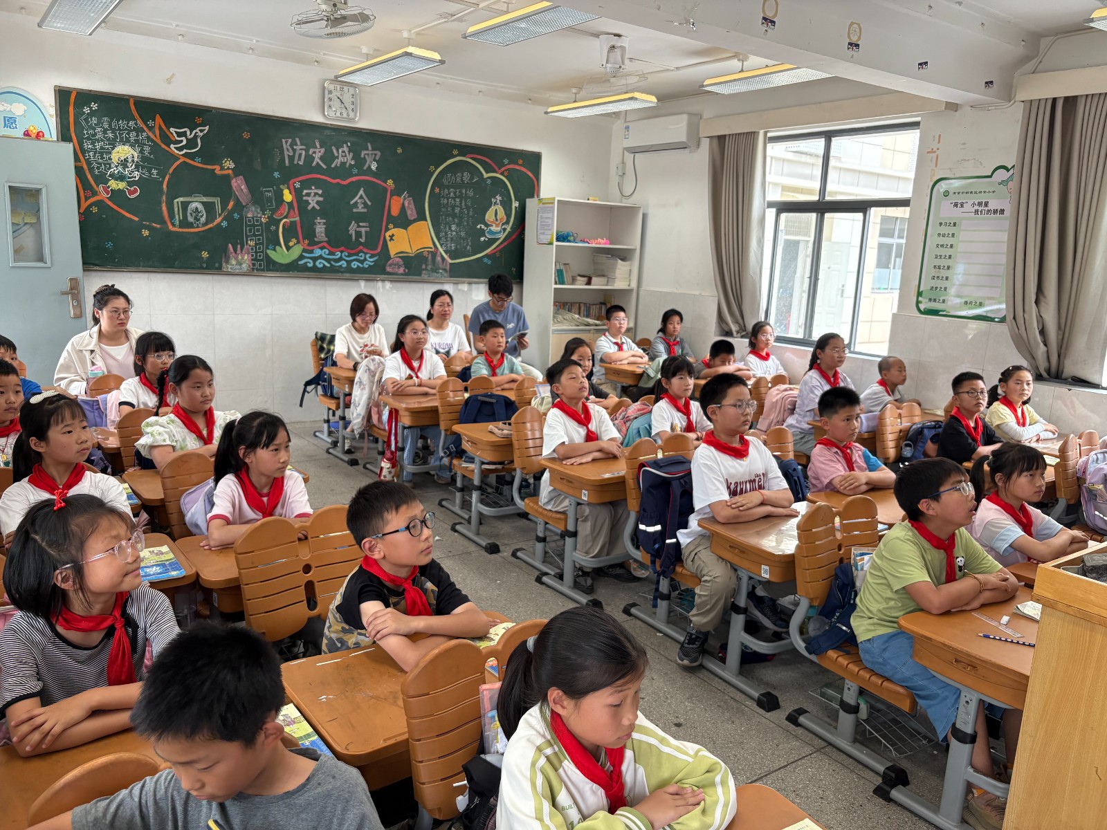 点亮学习微光，唤醒成长动力——靖安小学英语教研活动（四）