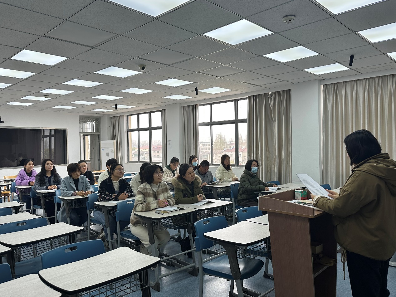 道德与法治课堂诗歌教学的实践研究-校本教研二_html_4b26e76b.jpg