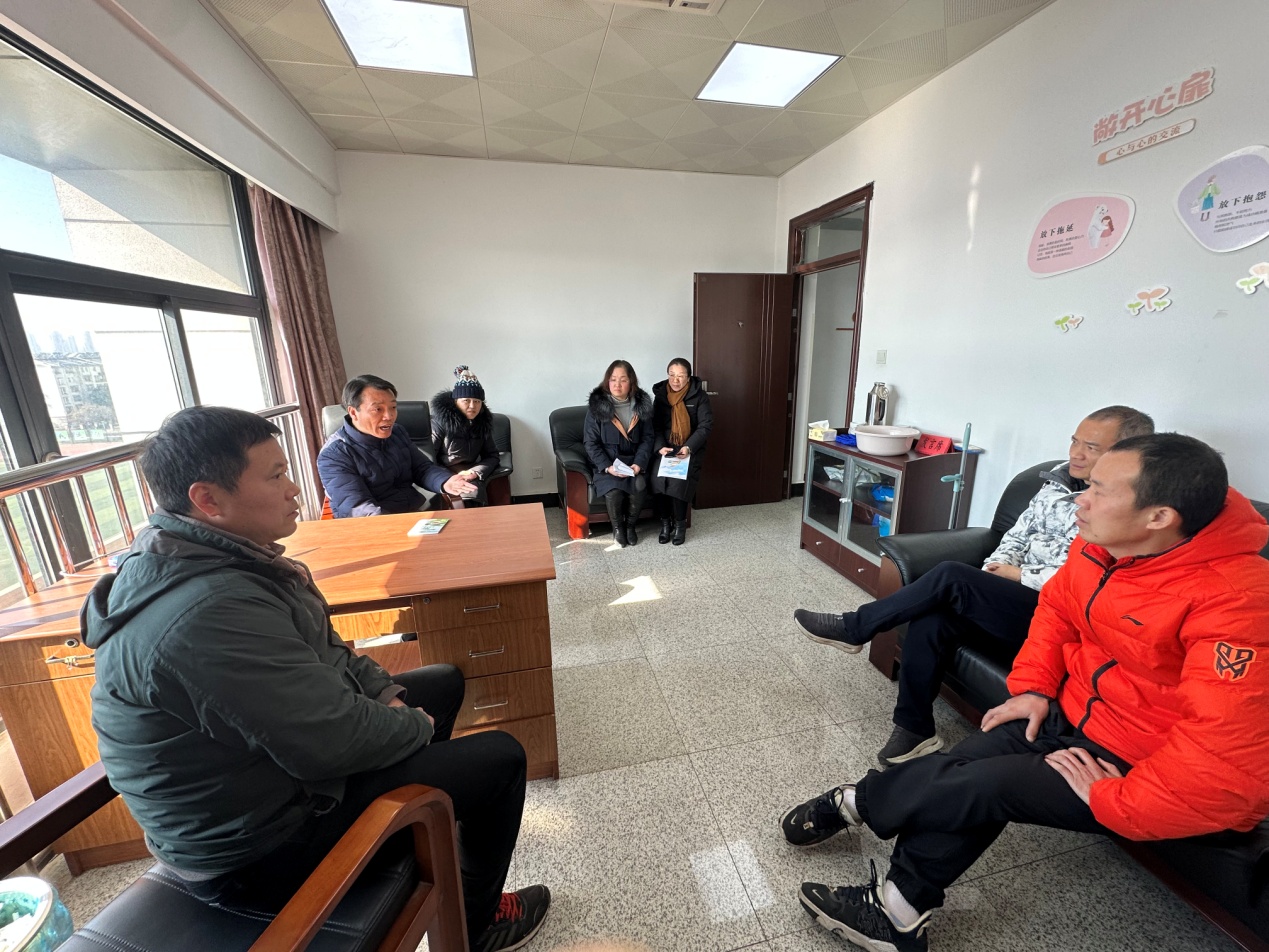 2025.1。17凝心聚力谋发展 工会换届—实初尧化第四次工会会员大会顺利召开_html_m7495b33d.jpg