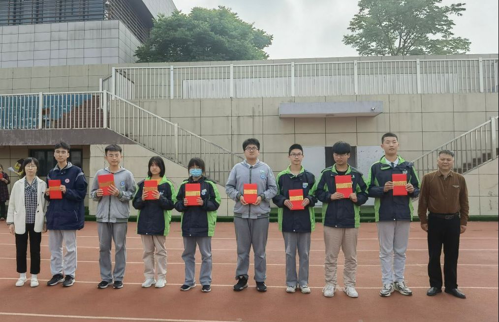 【融进教学】热烈祝贺我校学子在栖霞区第六届“汉语活动周”比赛中取得佳绩！_html_2f1195d7.jpg
