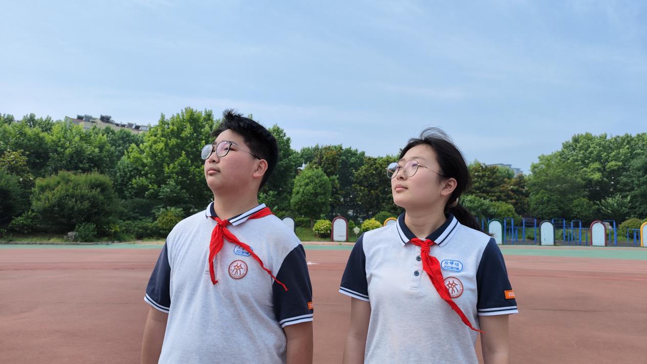 5.20升旗仪式新闻稿_html_m363787a.jpg