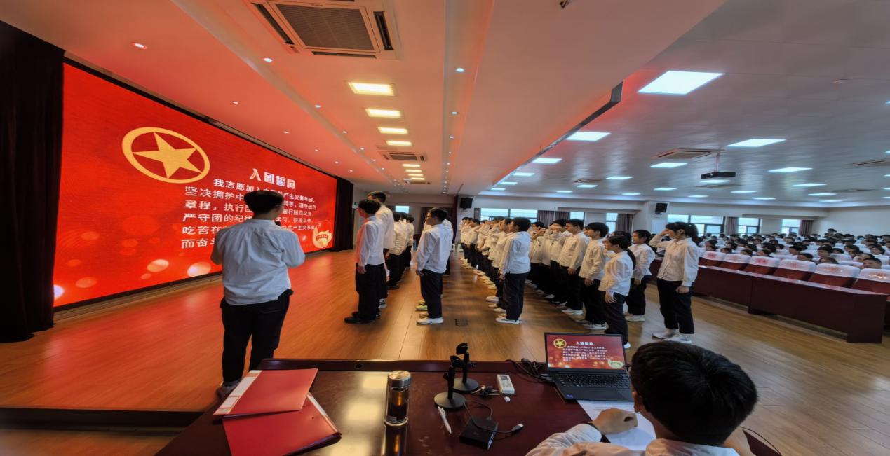 6.24青春仪式新闻稿_html_76f2d3c8.jpg