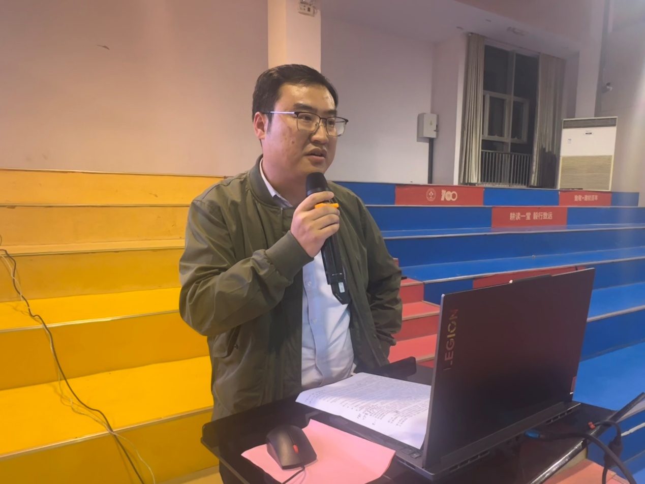 10.27家校同心 携手护航——实初尧化2025级初一年级十月份家长会_html_m666e07a.jpg