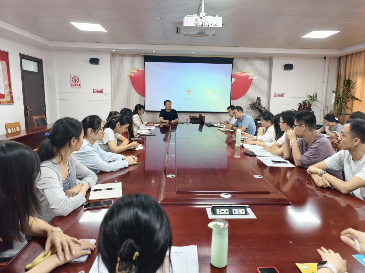 10.19多彩情绪 红色旋律_html_m64e310a5.jpg