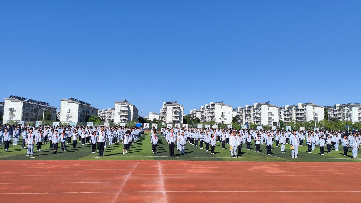 9.23升旗仪式报道_html_42666e70.jpg