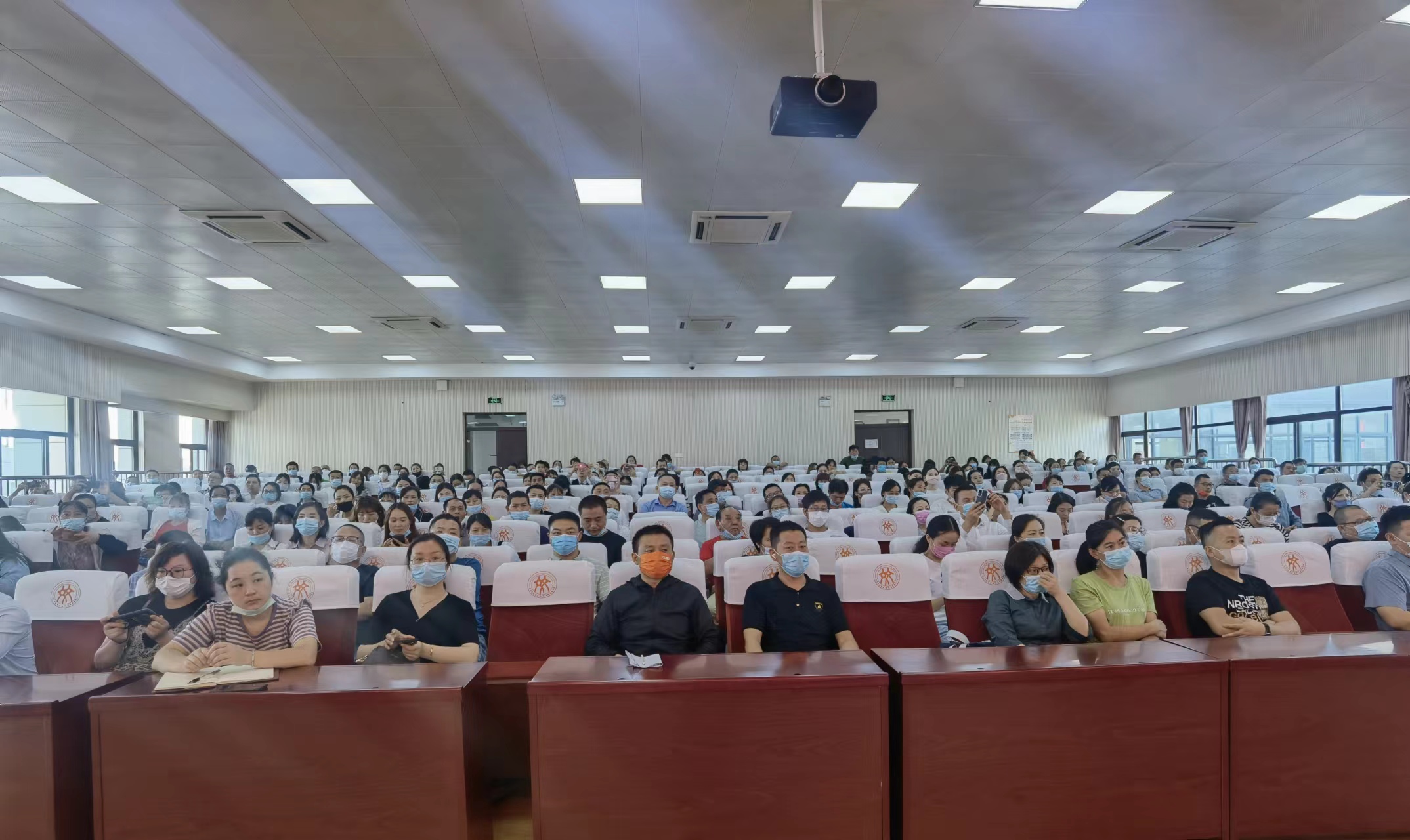 初三年级家长会_html_m39bb8c3d.jpg