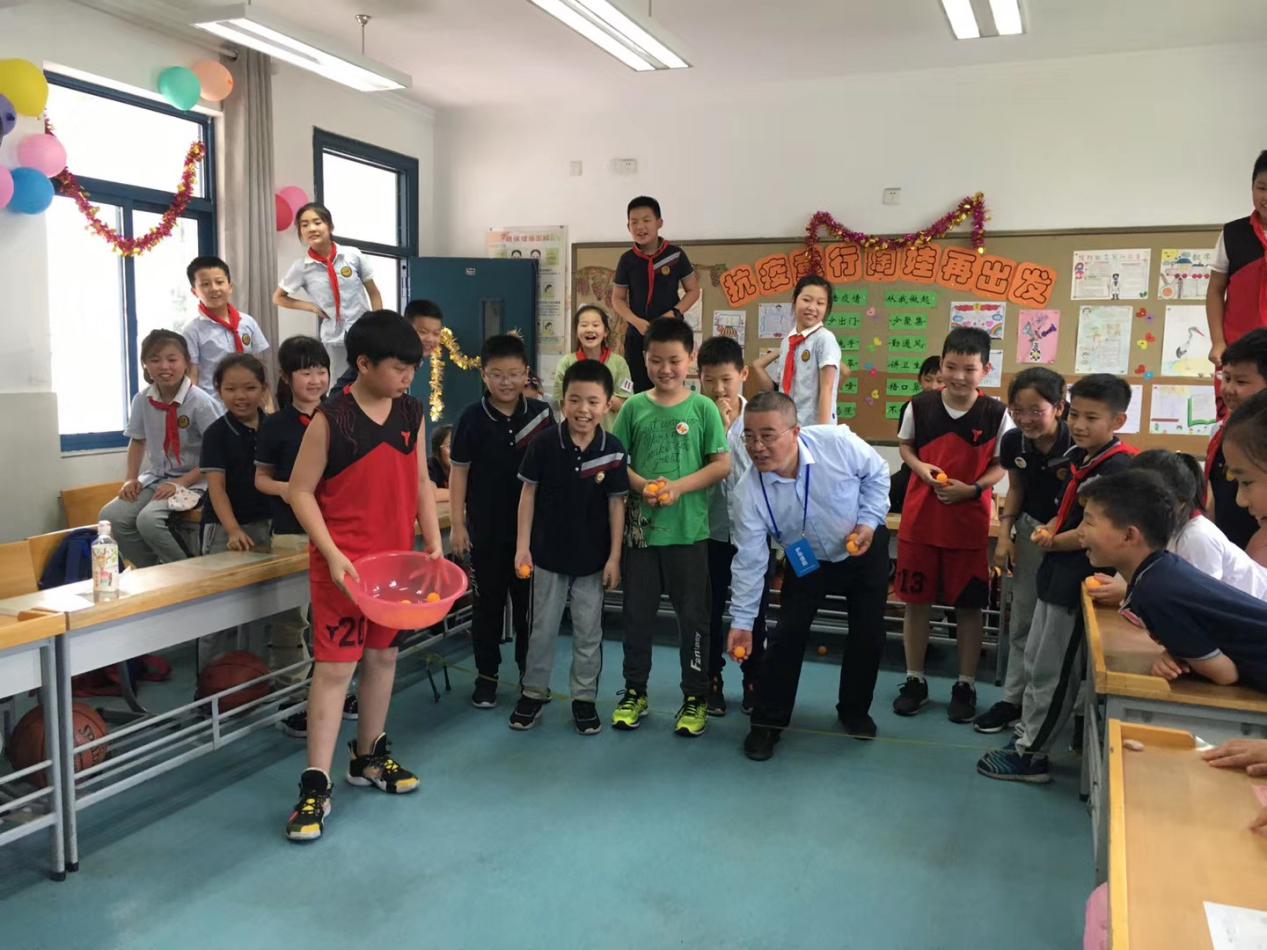六一活动报道-改_html_58a0241b.jpg
