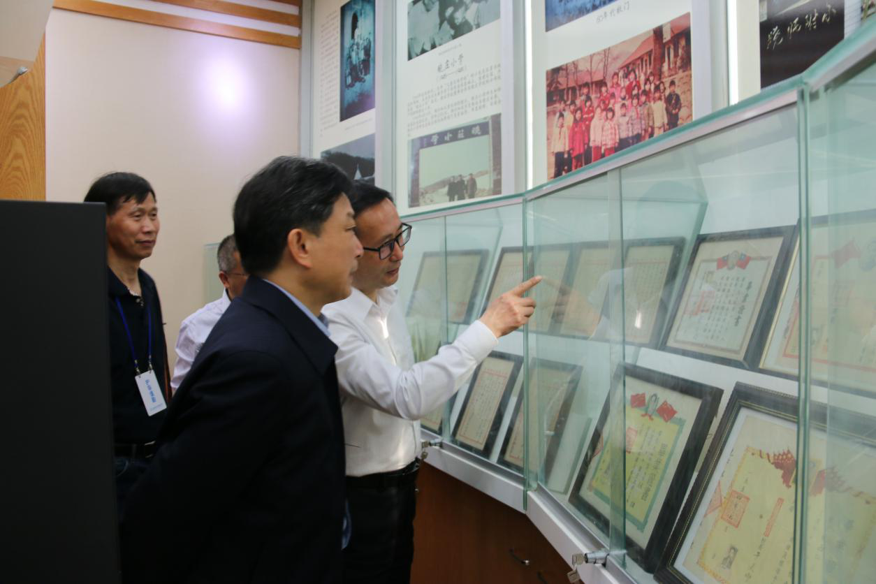 晓庄学院张策华校长来我校调研(1)_html_3820e56b.png