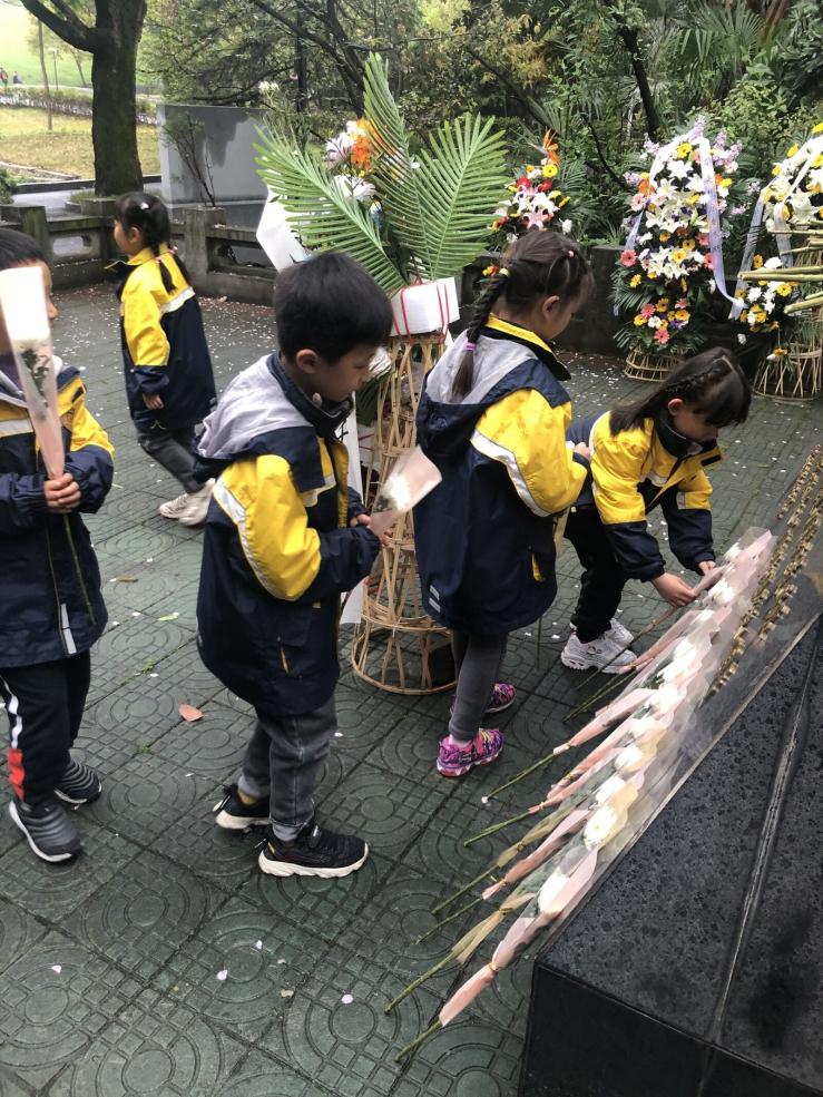 南京市晓庄学院附属小学一（2）班通讯稿 最新_html_6769a761.jpg