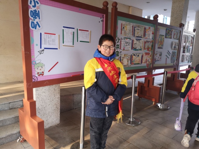 奉献服务周-六（3）班(1)_html_m2d413e30.jpg