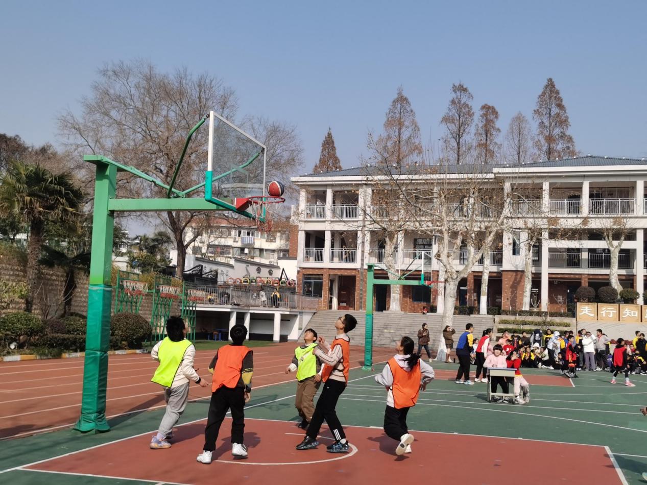 五2班12月新闻稿_html_m67950b3b.jpg