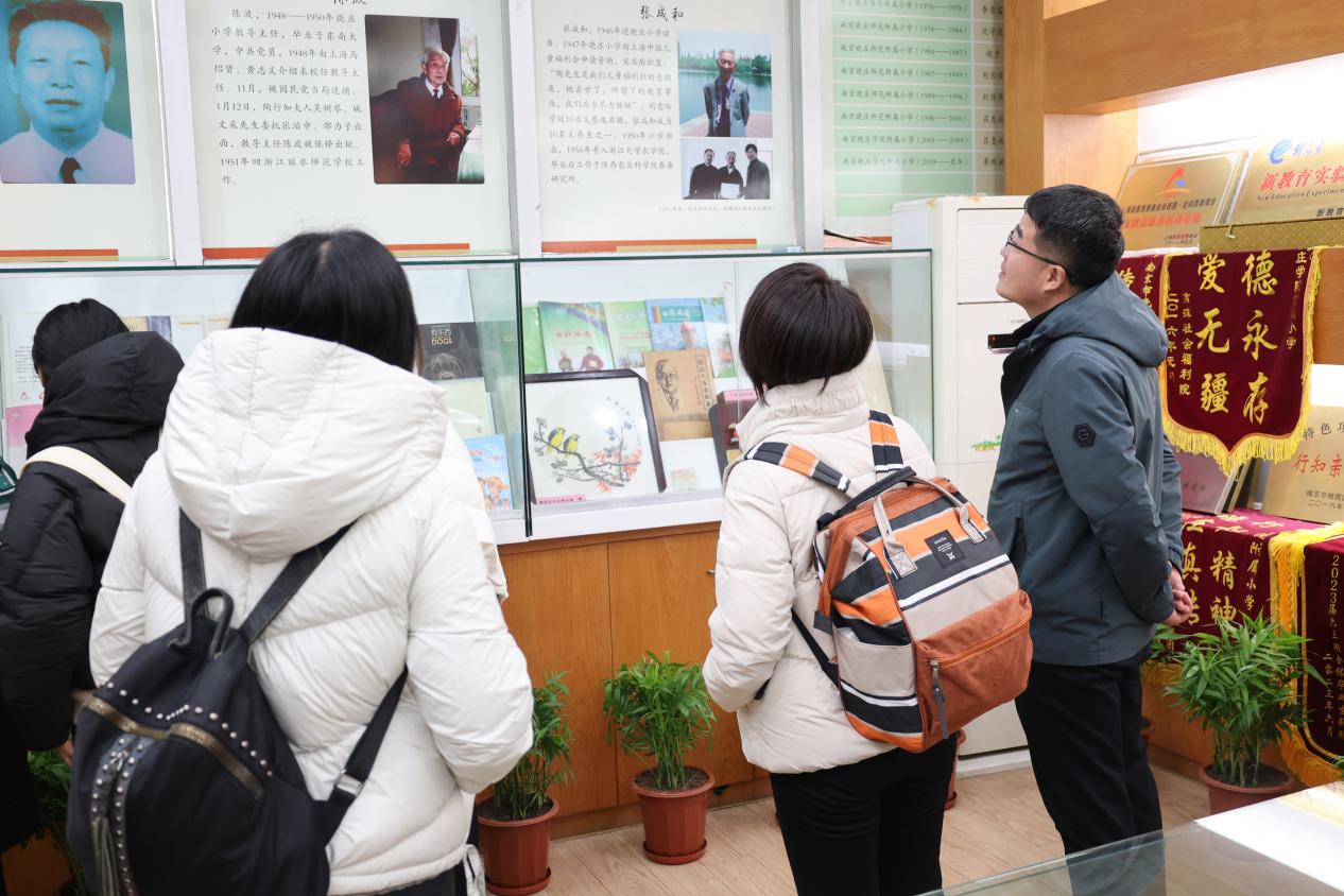 太仓市高新区第二小学团队来我校交流访问_html_51609c16.jpg