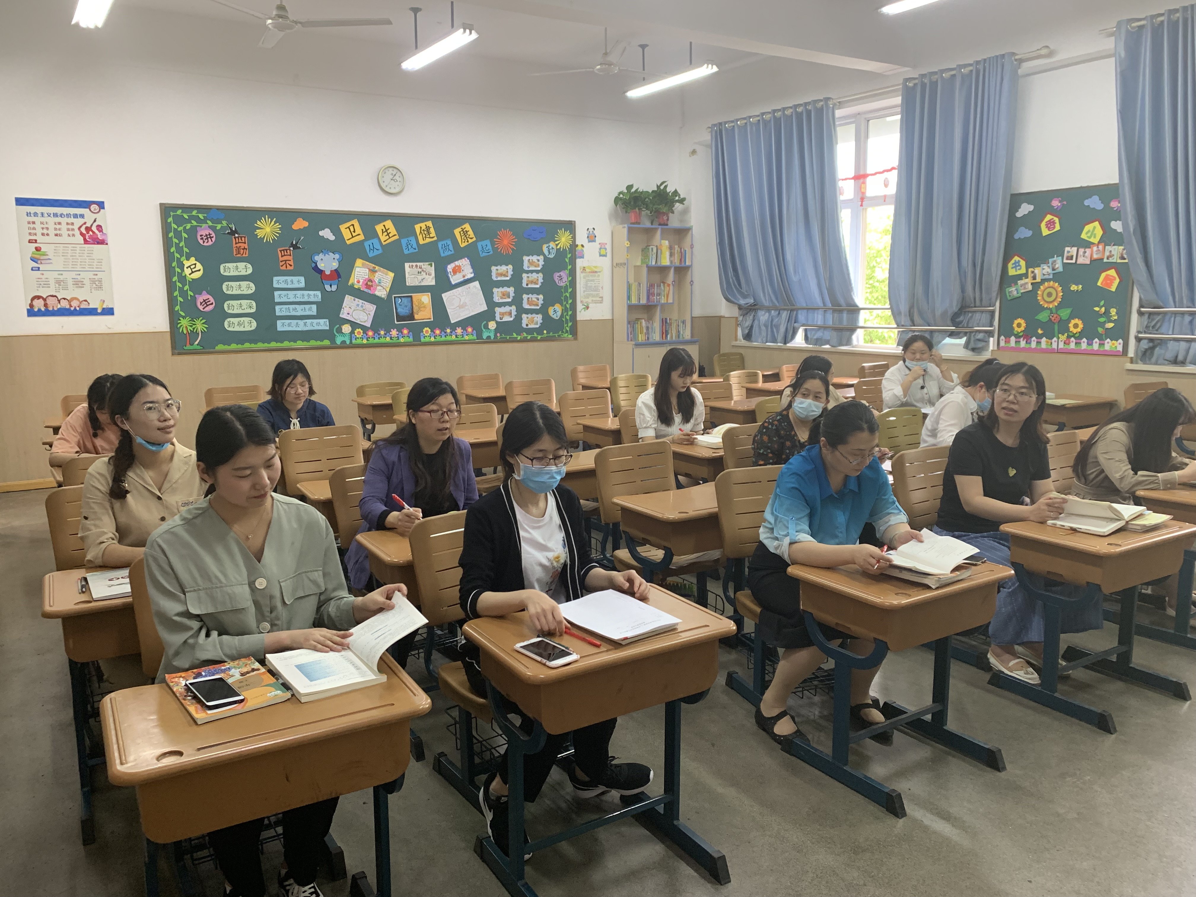 丁小低段语文复学教研活动（二）报道_html_mc35ea22.jpg