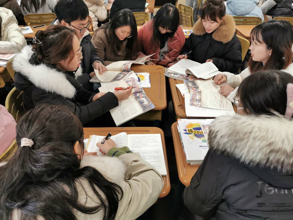 语文备课组报道_html_m592e2980.jpg
