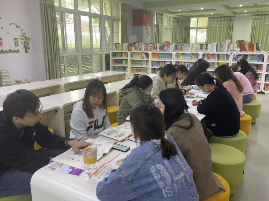 3.14 丁小英语组集体备课报道（惠金丽）_html_44b108b3.jpg
