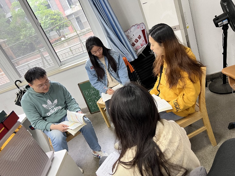 报道：复课集体备课（姚远）_html_m4935dc24.jpg