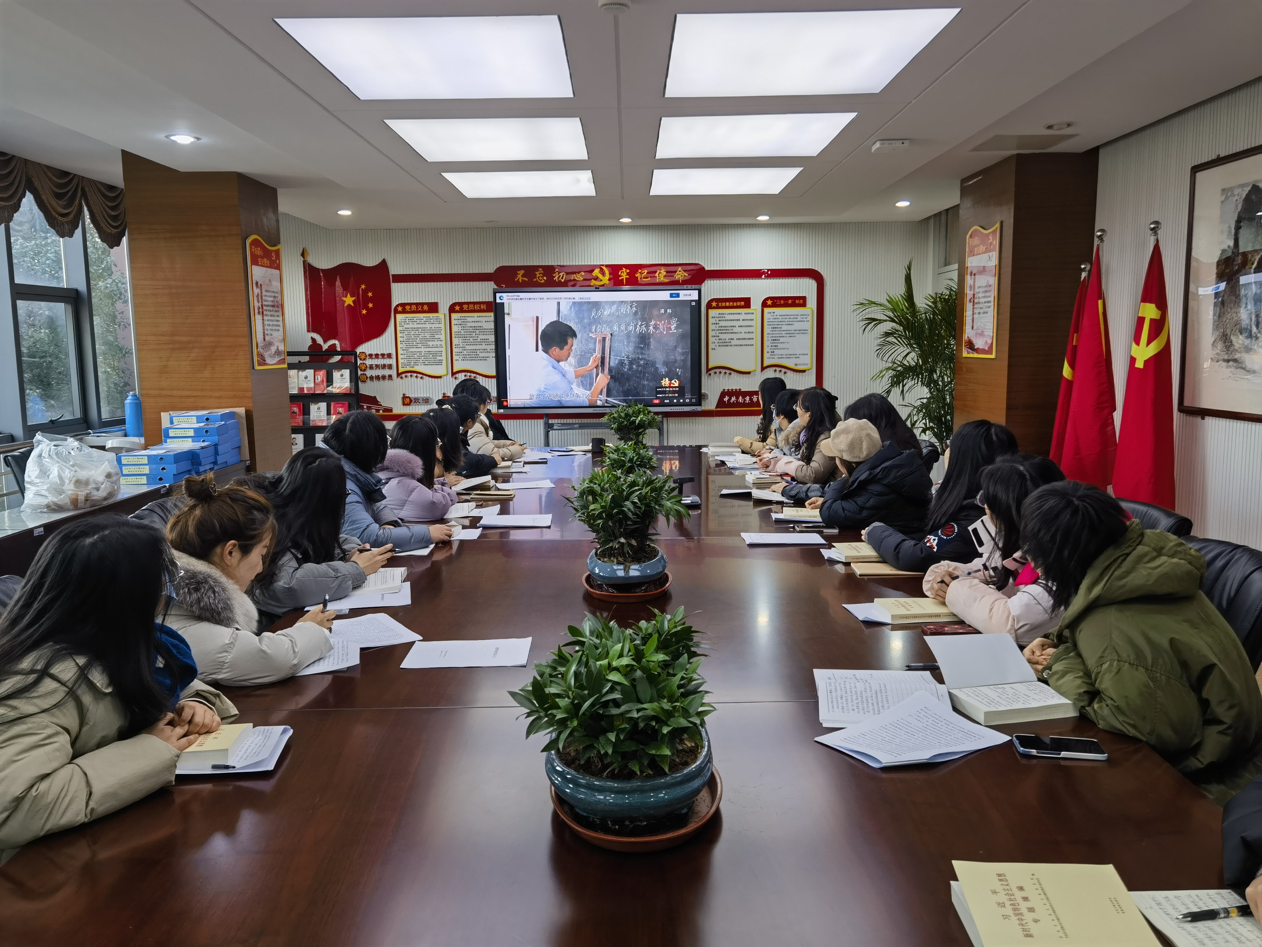 【丁香汉声•党建】“学思想•身边榜样讲”主题党日活动_html_m79f240d.jpg