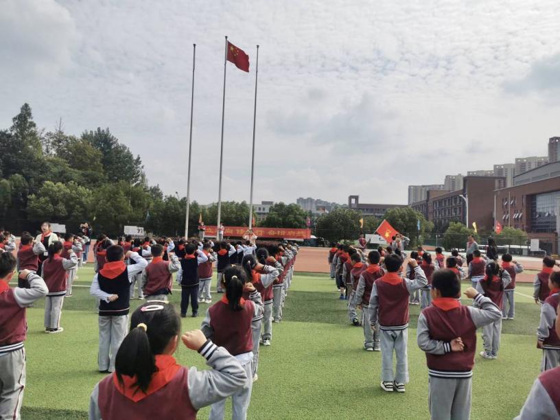 建队日系列报道_html_m4f12814e.jpg