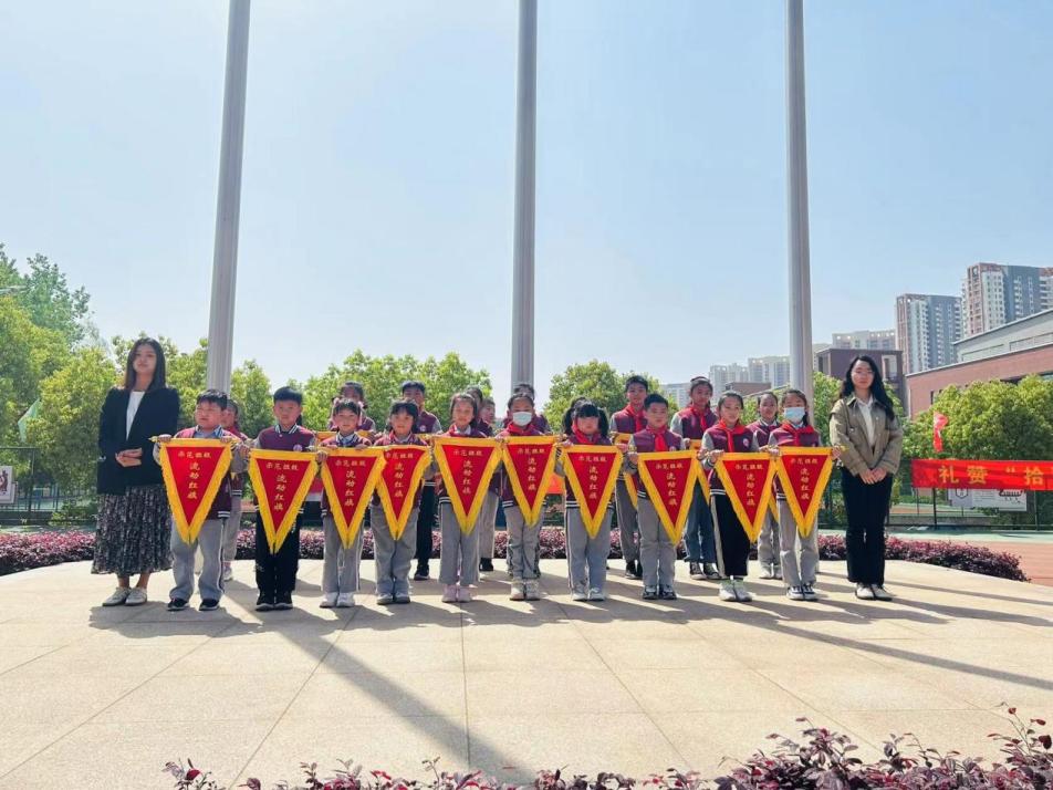 【丁香汉声·学生成长营】阅读伴我成长_html_6eb26bf6.jpg