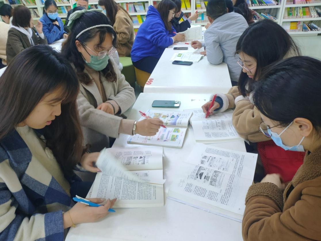 集体备课新闻稿_html_m70a2e15e.jpg