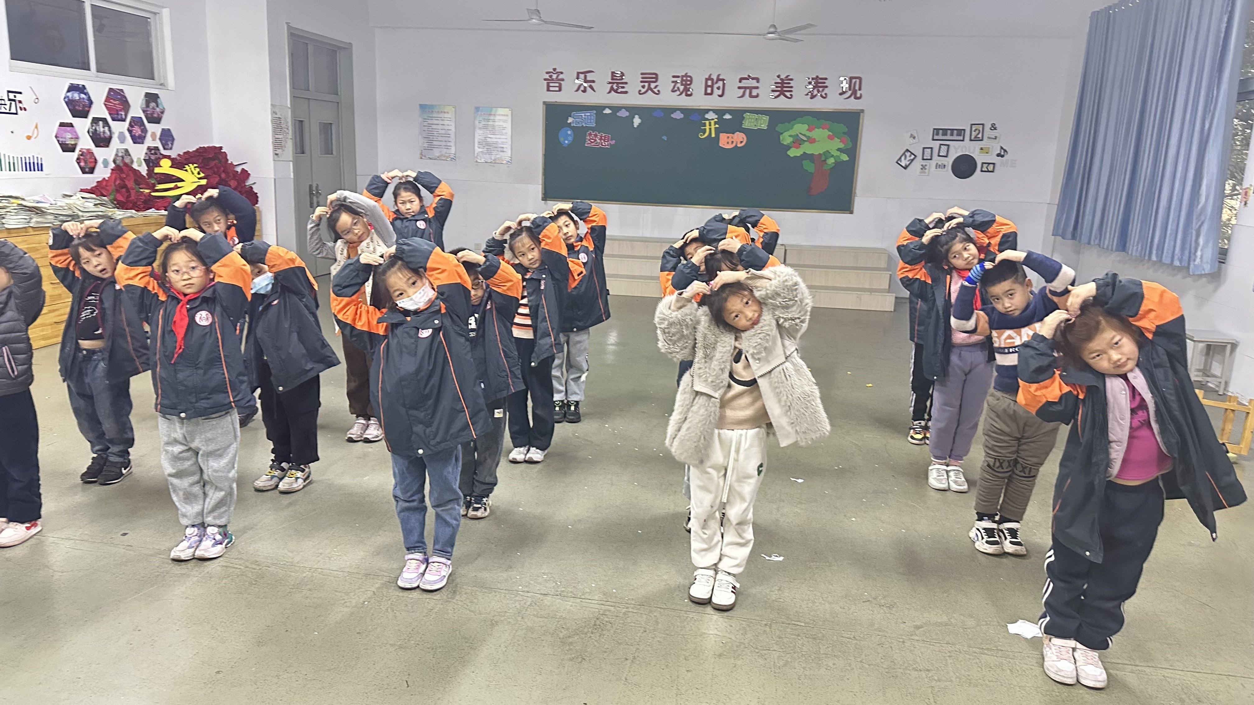 丁小11月社团活动报道(1)_html_1fcbd42d.jpg
