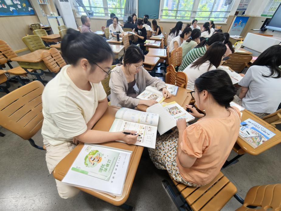 2025.8.31【丁香汉声·教学】精研教学方略，探索数学智慧(1)_html_m738b7435.jpg
