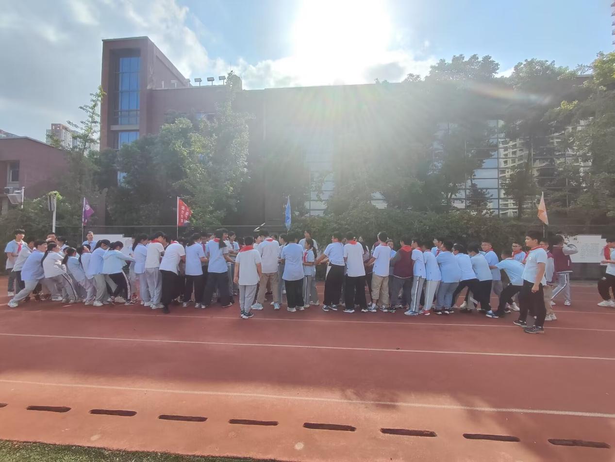 2024.09.30六年级减压拔河比赛（徐云）_html_322a11da.jpg
