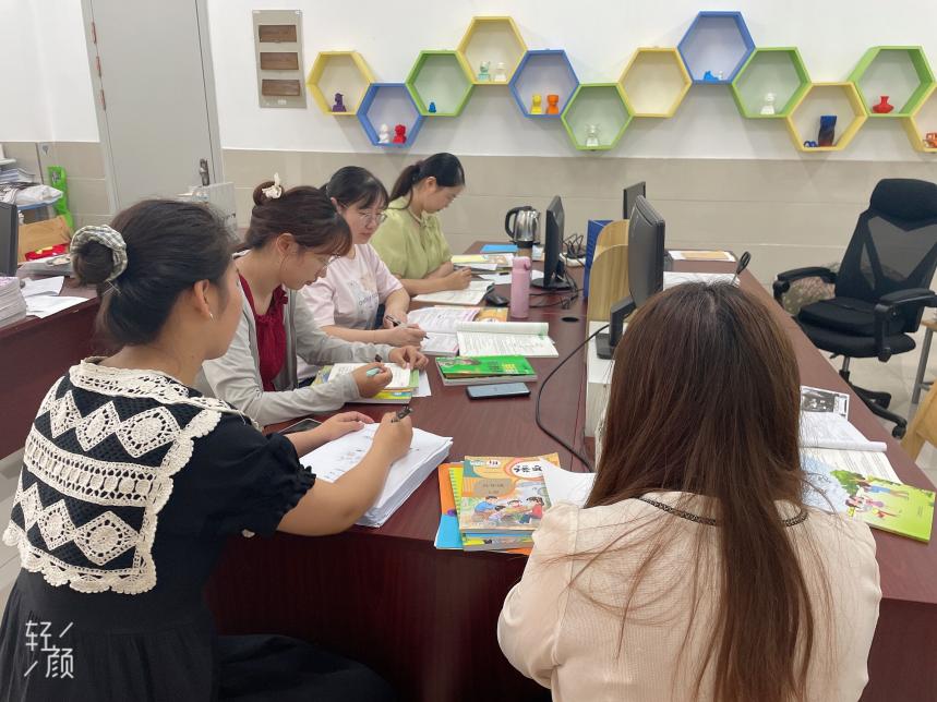 学习课程标准 锤炼语文团队_html_m36c77bcd.jpg