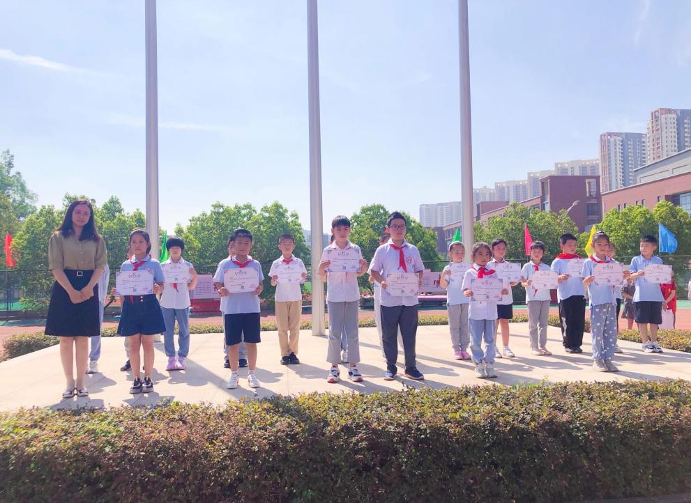 【丁香汉声】 丁小学子在第三届栖霞区青少年科技模型竞赛中再创佳绩_html_5662cb92.jpg