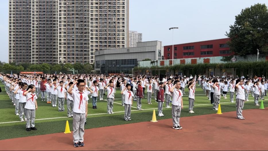 开学典礼报道_html_m501f5d46.jpg