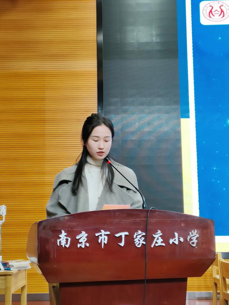 新课标 新教学 新教研——栖霞区小学语文低年级“伴随性评价”专题研讨活动（符飞玲、朱颖）_html_1e00243e.jpg