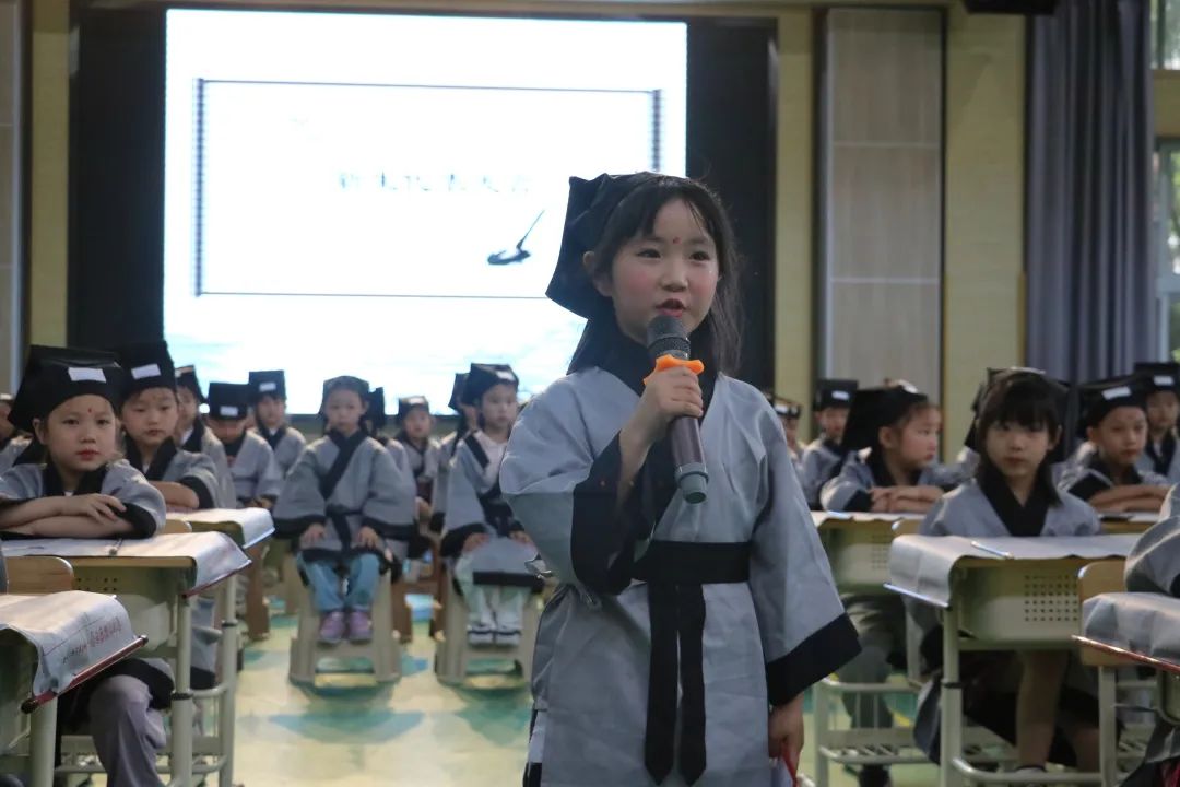 入学仪式_html_38176a41.jpg