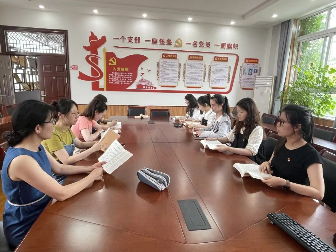 党建_html_497729c7.jpg
