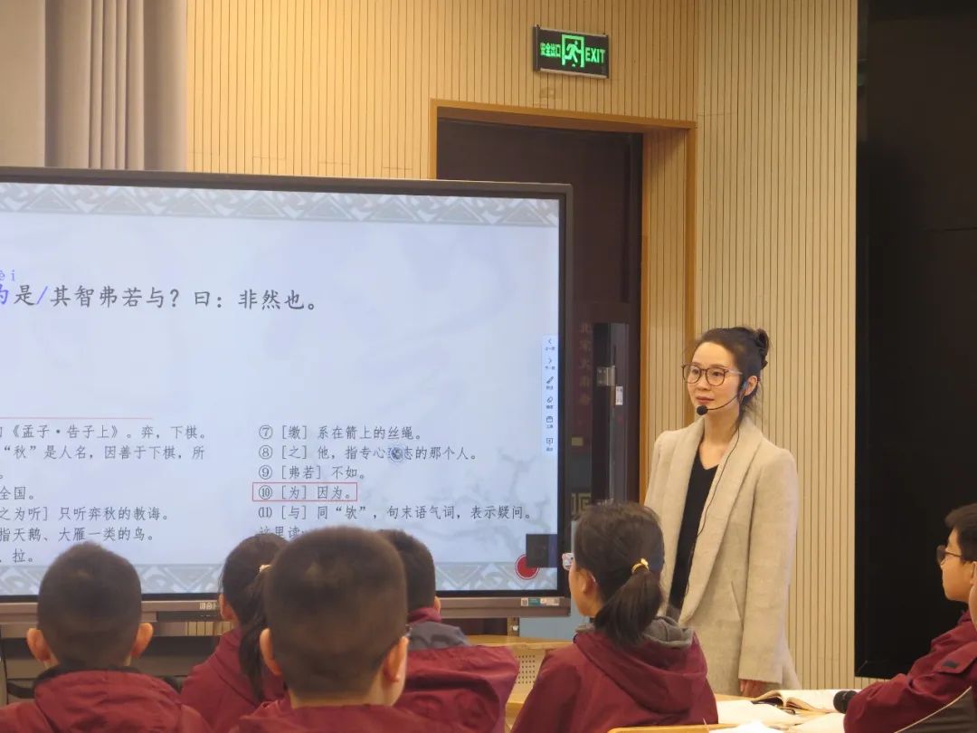 领导_html_m4c5b0d4d.jpg