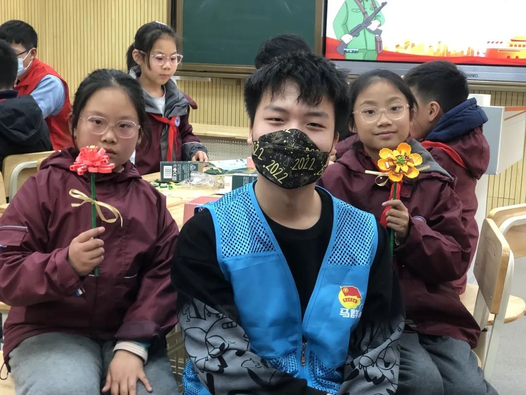 志愿者_html_65f4e728.jpg