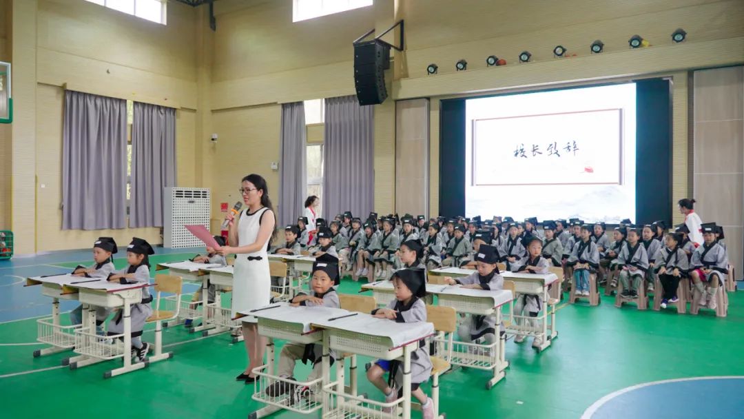 新生入学仪式_html_m634ff76.jpg