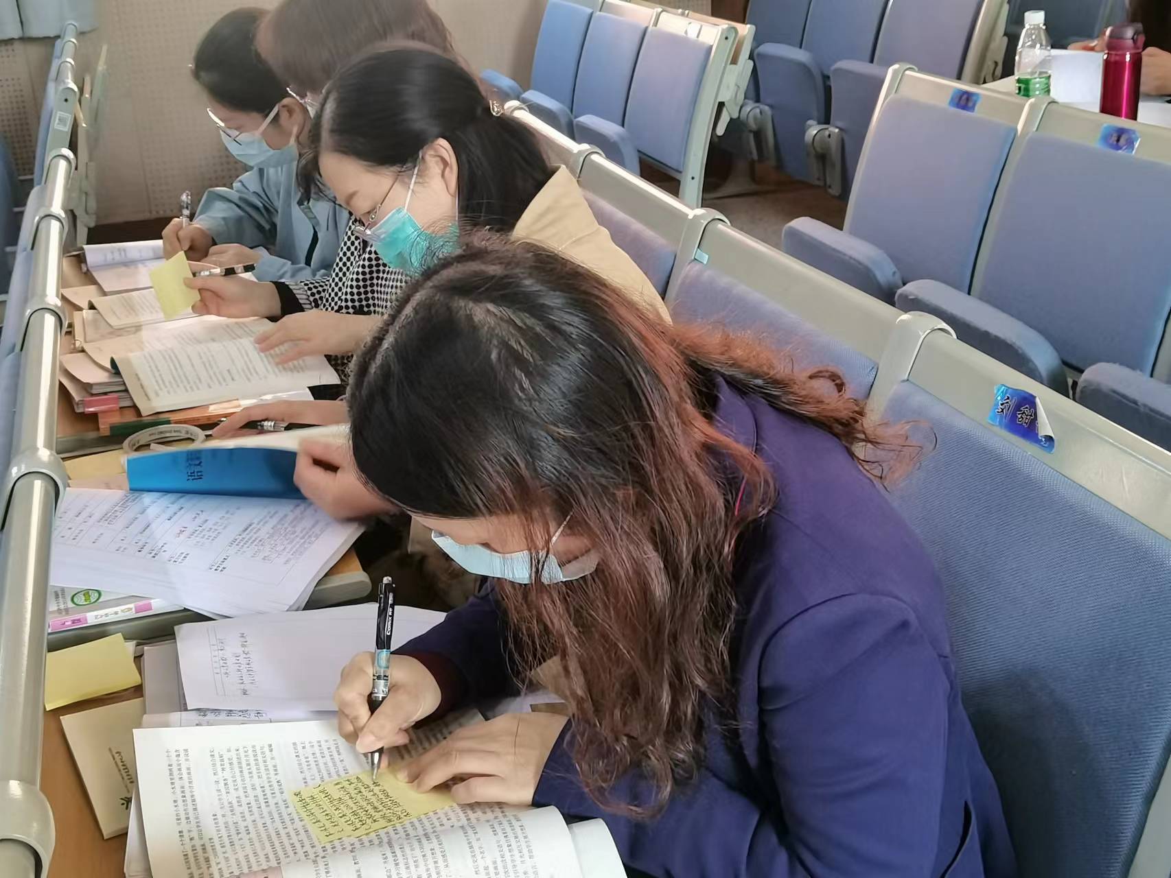 10.17语文组学新课标反思教学_html_1edf9701.jpg