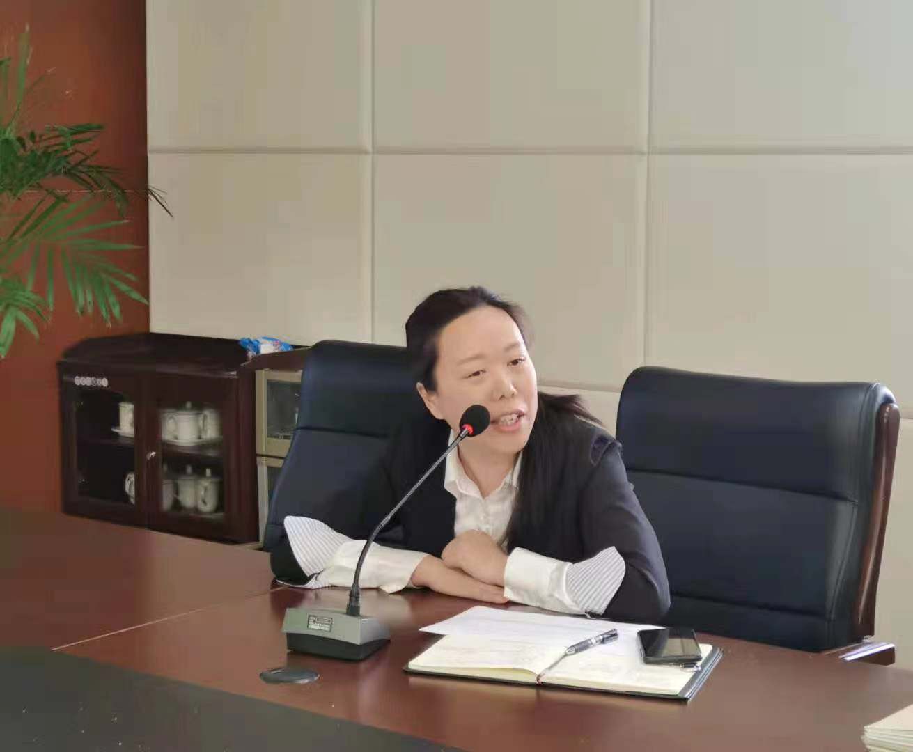 4.28【尚美迈小】深入分析明方向,凝心聚力促发展_html_mfc3e59e.jpg