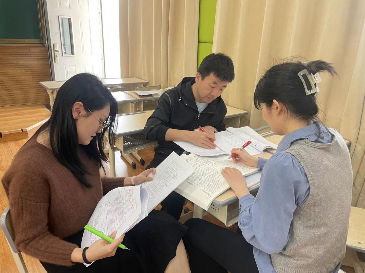 10.26【尚美迈小·学科研究】凝聚智慧 共研共学_html_4224079e.jpg