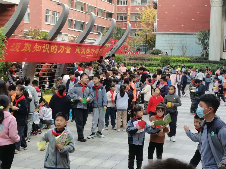 读书漂流报道_html_m28c787cf.jpg