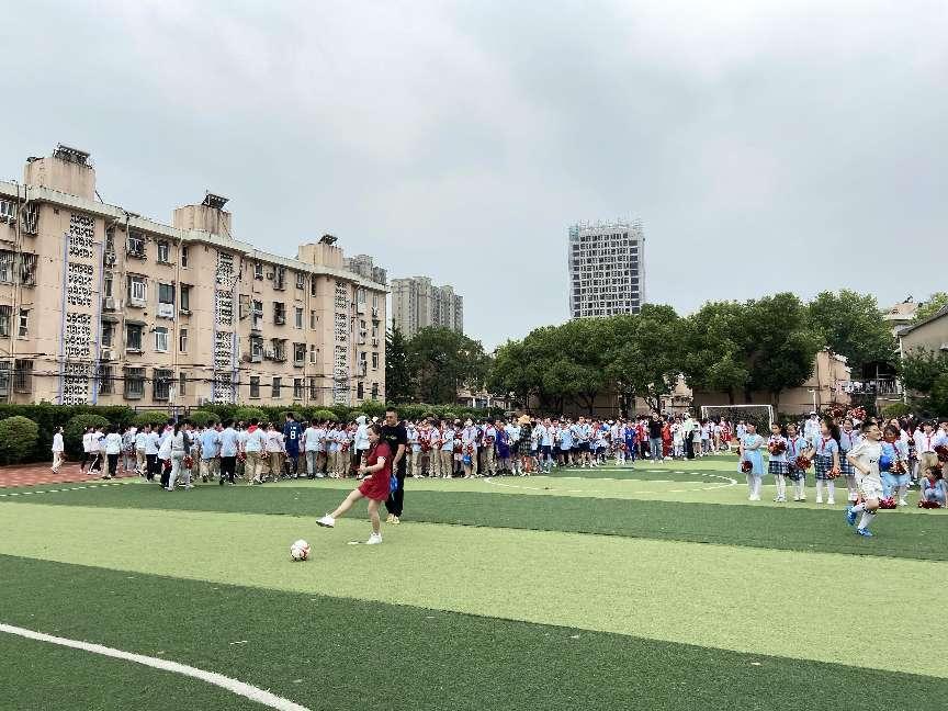 优秀尚美娃,放飞足球梦--2022年迈皋桥中心小学第七届“校长杯”班级足球联赛_html_m57aa4695.jpg